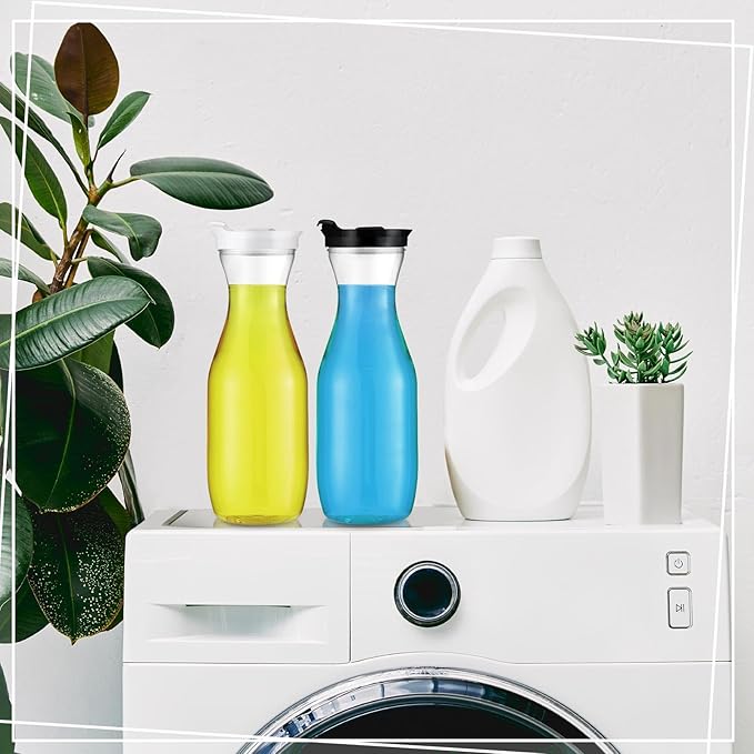 Gejoy 6 Pcs Plastic Water Carafe with Lids 32 oz Clear Juice Pitchers for Mimosa Bar Drinks Milk Iced Tea Beverage Containers for Home Restaurant School Fridge, Not Dishwasher Safe (White,Black Cap)