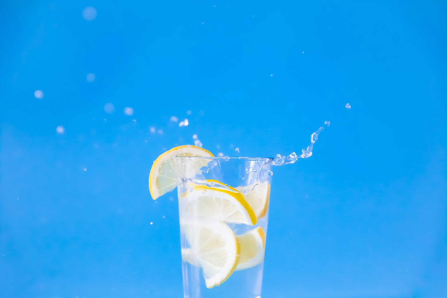 Ceramic water filter with clean water